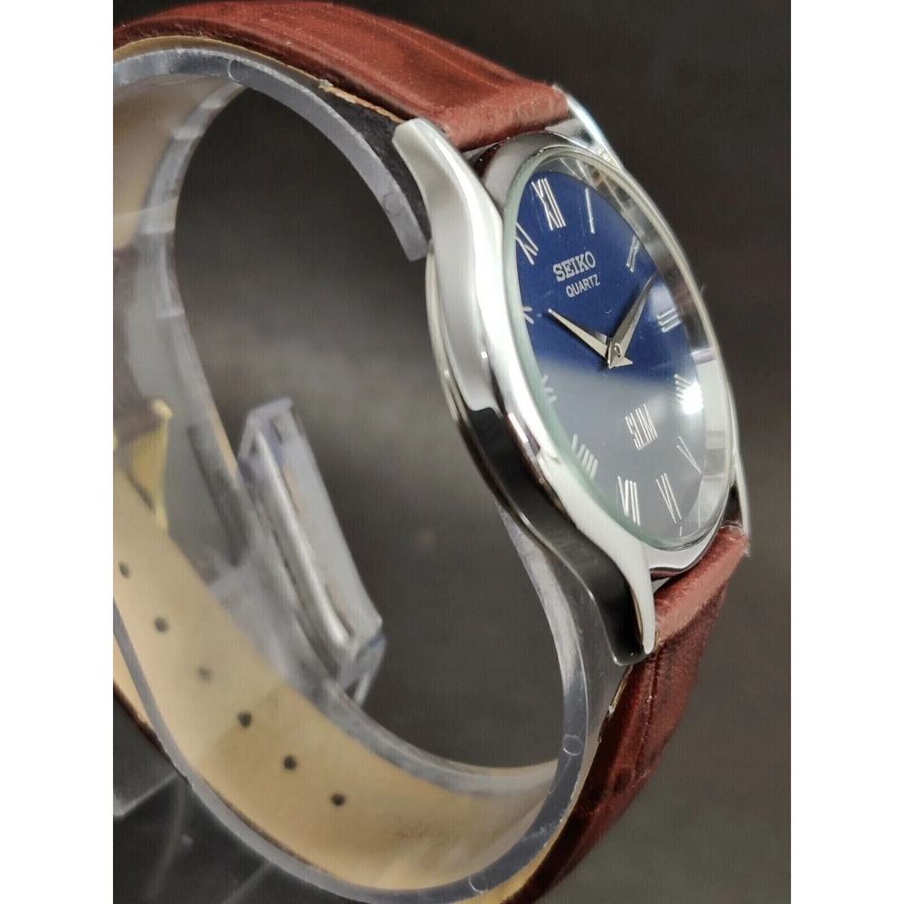 Vintage Style Seiko Quartz Mens Silver Watch & Blue accents W/Leather Strap - Picture 6 of 6